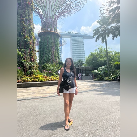 Meet your Posher, Sharon - Picture 2 of 3